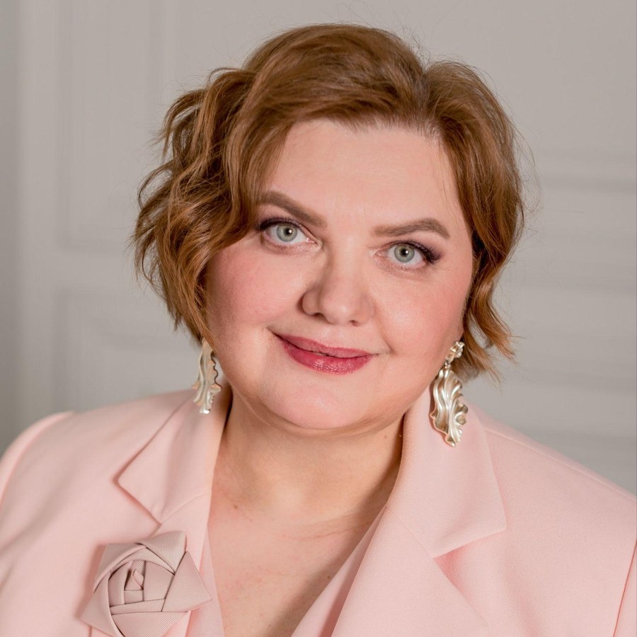 Елена Семёнова